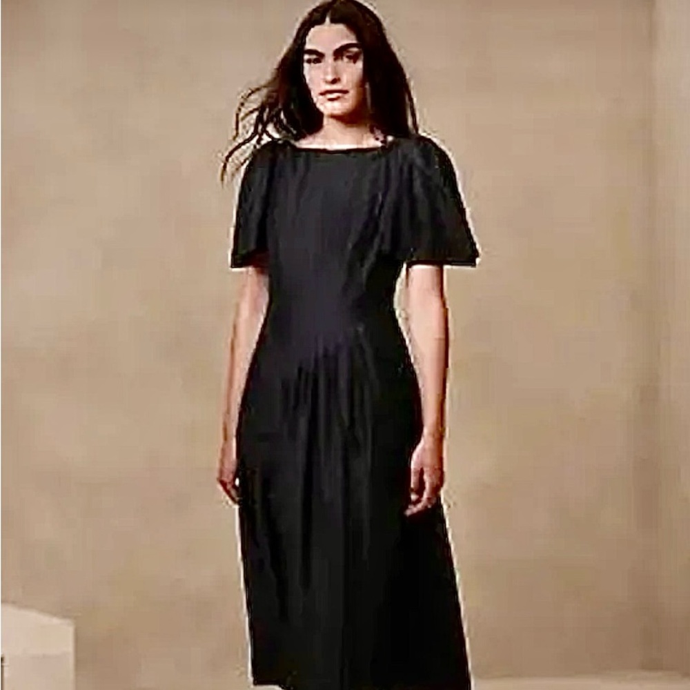 Banana Republic, Elegant Pleated Midi Dress, Black size 8